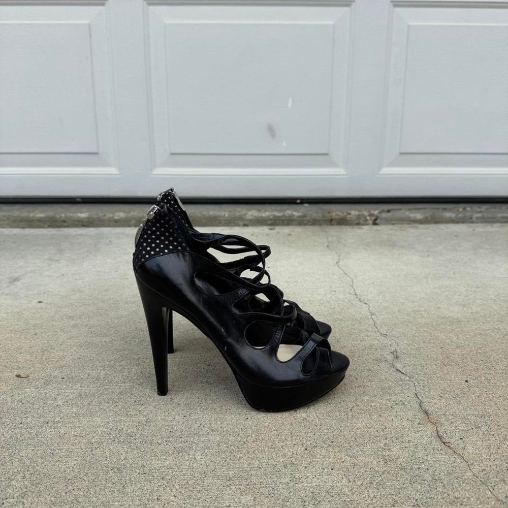 BLACK GUESS STILETTO "CUT OUT" HEELS